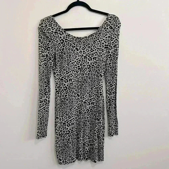 H&M animal print Long sleeves bodycon mini  dress size 4 - Picture 2 of 4
